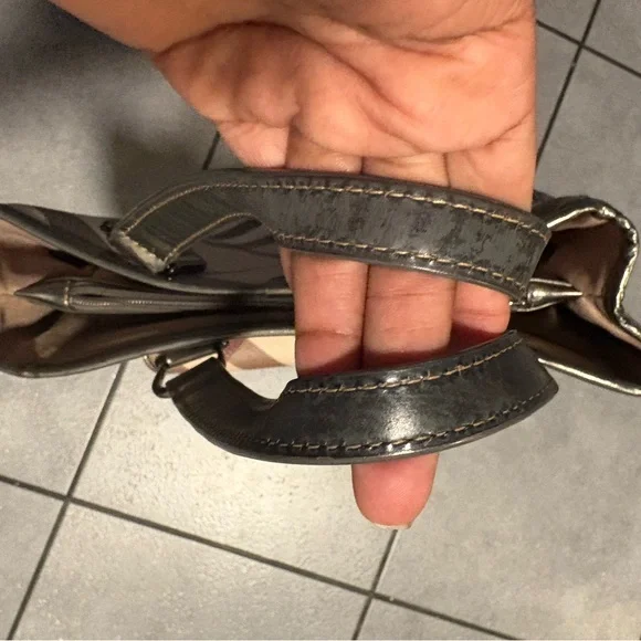 Burberry Supernova Tote Bag - Beige and Black - Picture 11 of 12